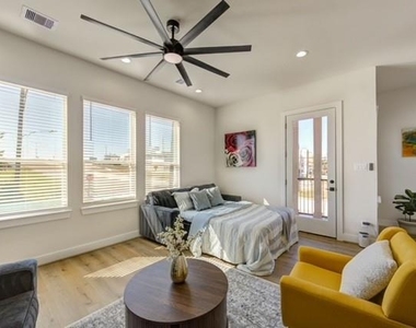 1803 Brooks Street - Photo Thumbnail 3
