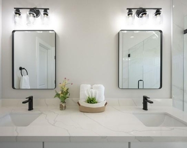 1803 Brooks Street - Photo Thumbnail 11