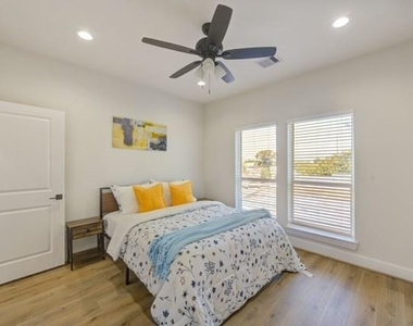 1803 Brooks Street - Photo Thumbnail 8