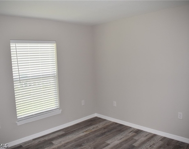 2397 Nantucket Terrace - Photo Thumbnail 17