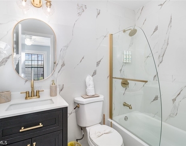 146 Clyburn Way W - Photo Thumbnail 17