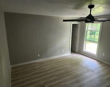 4160 Bethlehem Avenue - Photo Thumbnail 16