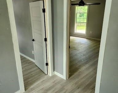 4160 Bethlehem Avenue - Photo Thumbnail 18