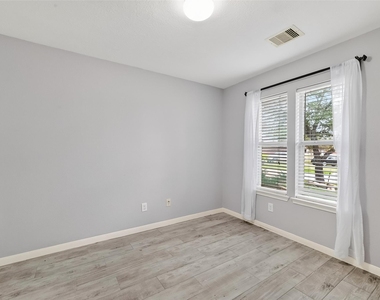20610 Moonrise River Lane - Photo Thumbnail 12