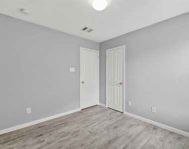 20610 Moonrise River Lane - Photo Thumbnail 35