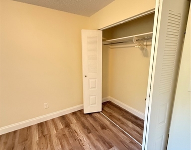 17426 Birchwood Lane - Photo Thumbnail 10