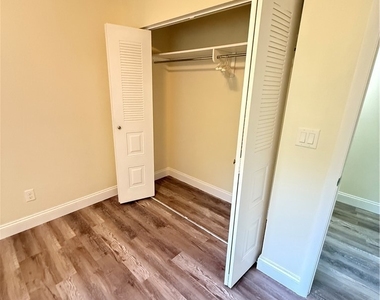 17426 Birchwood Lane - Photo Thumbnail 9