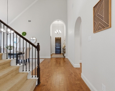 13211 Parkway Meadows Drive - Photo Thumbnail 5