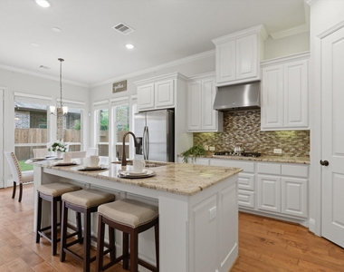 13211 Parkway Meadows Drive - Photo Thumbnail 12