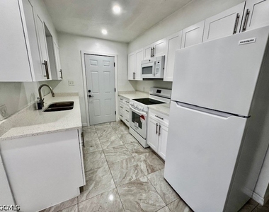 1245 Se 8th Street - Photo Thumbnail 3