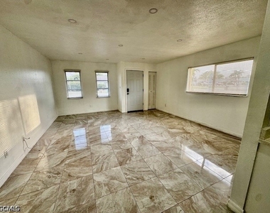 1245 Se 8th Street - Photo Thumbnail 4