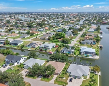 1245 Se 6th Street - Photo Thumbnail 4