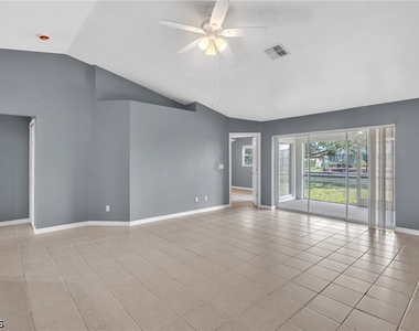 1245 Se 6th Street - Photo Thumbnail 7
