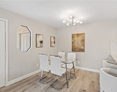13211 Whitehaven Lane - Photo Thumbnail 4