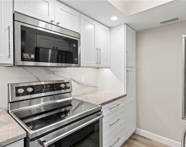 13211 Whitehaven Lane - Photo Thumbnail 10