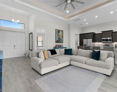 635 Ne 7th Terrace - Photo Thumbnail 9