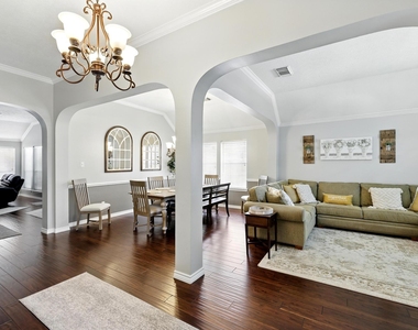 12923 Lady Jane Court - Photo Thumbnail 4