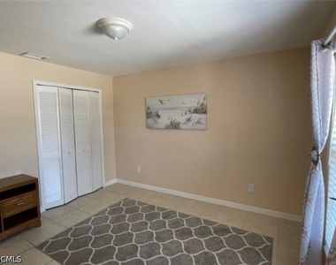 1804 Sw 21st Lane - Photo Thumbnail 5