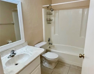 1804 Sw 21st Lane - Photo Thumbnail 6