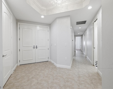 2104 W 1st Street - Photo Thumbnail 3