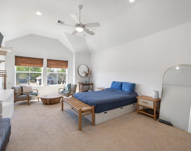 817 W 19th Street - Photo Thumbnail 12