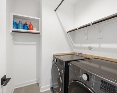817 W 19th Street - Photo Thumbnail 21