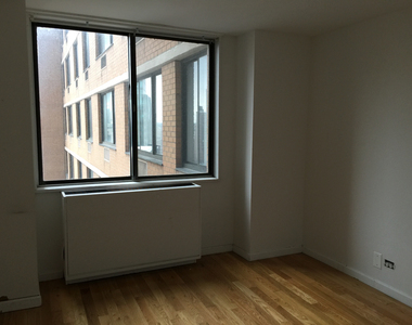3rd Avenue/33rd Street - Photo Thumbnail 2