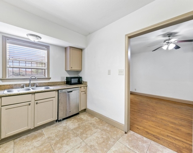 1821 Oakdale Street - Photo Thumbnail 13