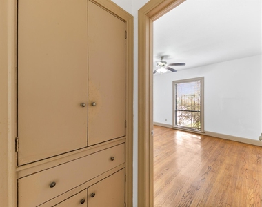 1821 Oakdale Street - Photo Thumbnail 15
