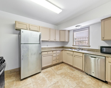 1821 Oakdale Street - Photo Thumbnail 11