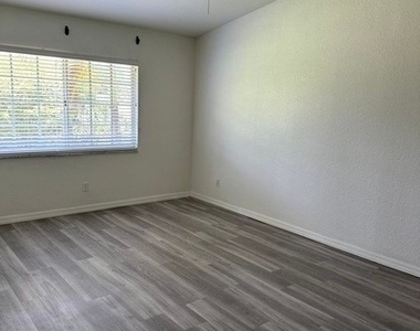 27103 Matheson Avenue - Photo Thumbnail 9