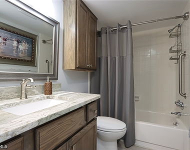 4200 Belair Lane - Photo Thumbnail 13