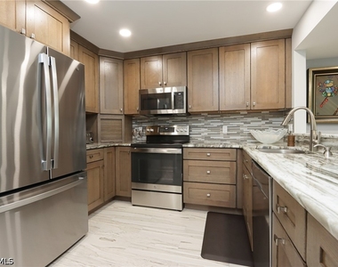 4200 Belair Lane - Photo Thumbnail 5