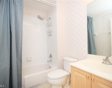2925 Cypress Trace Circle - Photo Thumbnail 10
