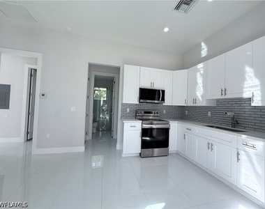 4681 18th Avenue Se - Photo Thumbnail 9