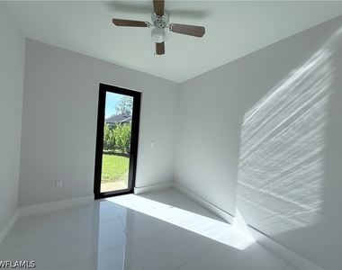 4681 18th Avenue Se - Photo Thumbnail 7