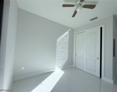 4681 18th Avenue Se - Photo Thumbnail 6