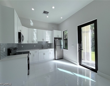 4681 18th Avenue Se - Photo Thumbnail 12