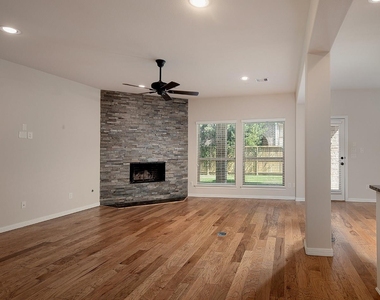 8858 Van Allen Drive - Photo Thumbnail 7