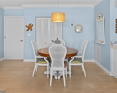 240 Seaview Court - Photo Thumbnail 10