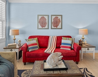 240 Seaview Court - Photo Thumbnail 7