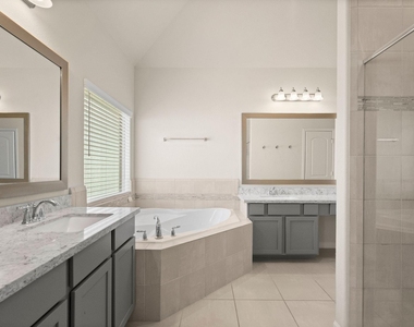 2021 Cambridge Heights Place - Photo Thumbnail 14