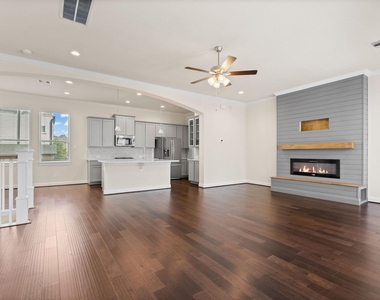 2021 Cambridge Heights Place - Photo Thumbnail 6