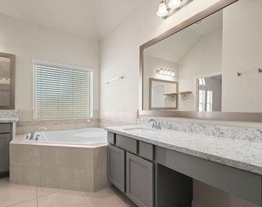 2021 Cambridge Heights Place - Photo Thumbnail 17