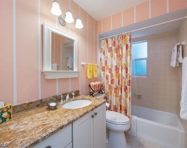 587 Parkwood Lane - Photo Thumbnail 16