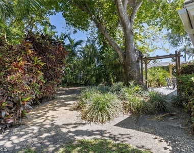 587 Parkwood Lane - Photo Thumbnail 19