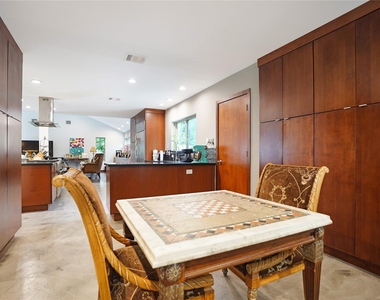 5643 Terwilliger Way - Photo Thumbnail 24