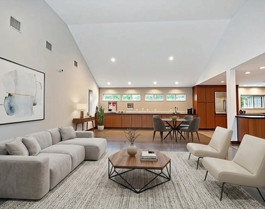 5643 Terwilliger Way - Photo Thumbnail 7