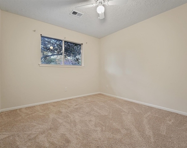 3622 Highland Lakes Drive - Photo Thumbnail 8
