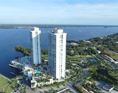 3000 Oasis Grand Boulevard - Photo Thumbnail 21